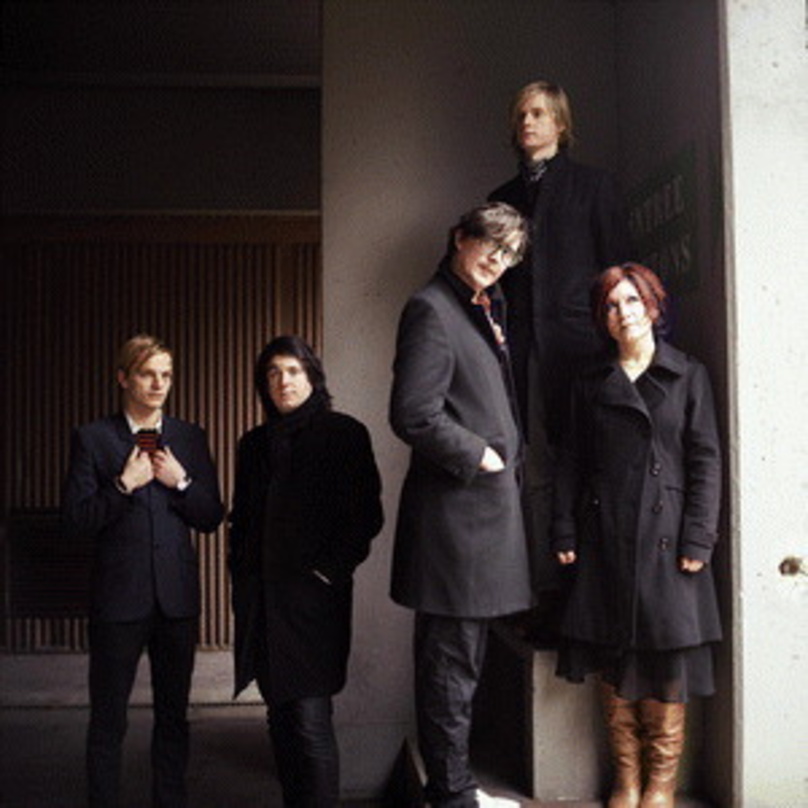 Gespannt auf die Coverversionen der lokalen Support-Bands: Art Brut