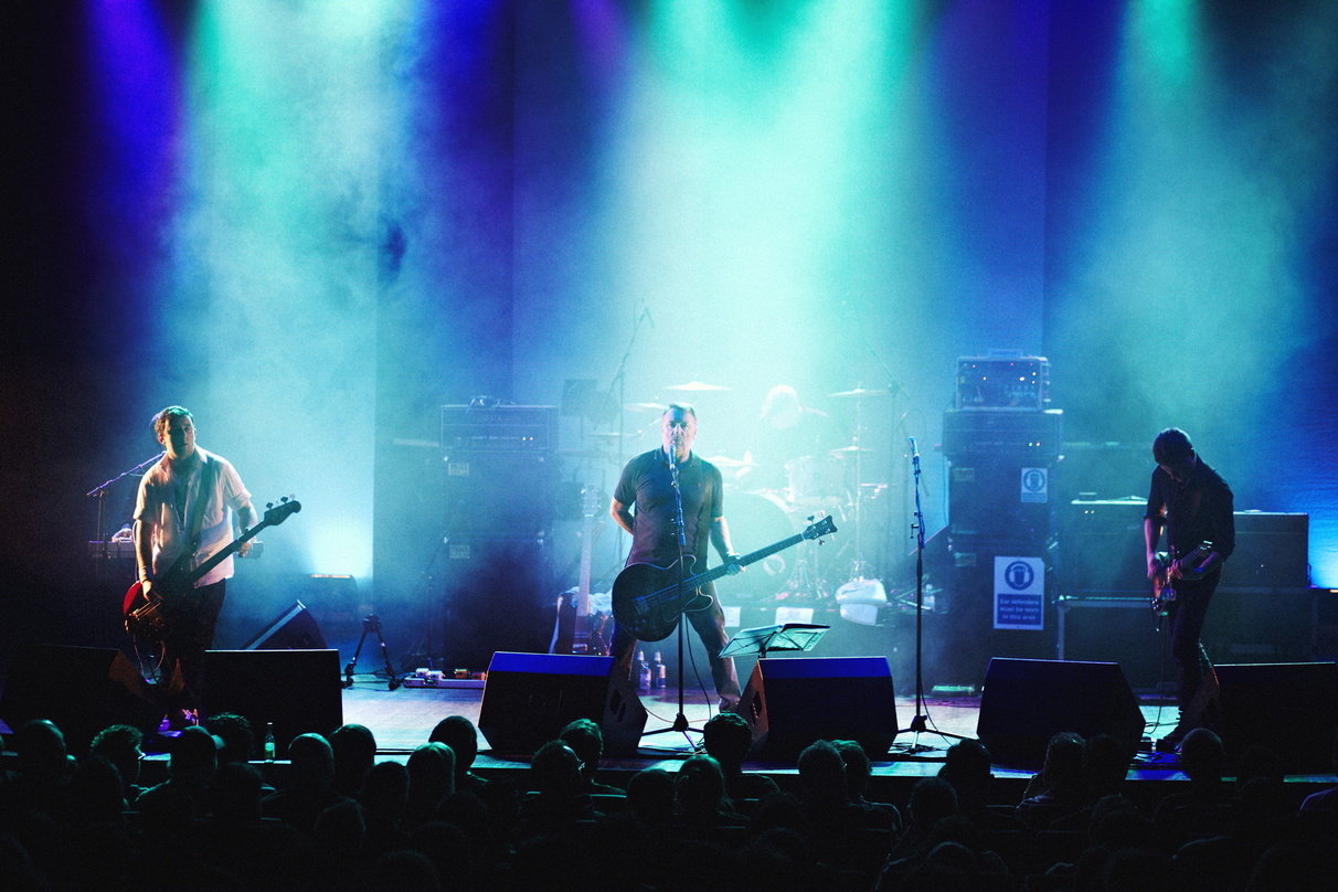 Spielen das gesamte Album "Unknown Pleasures" von Joy Division: Peter Hook und seine Band
