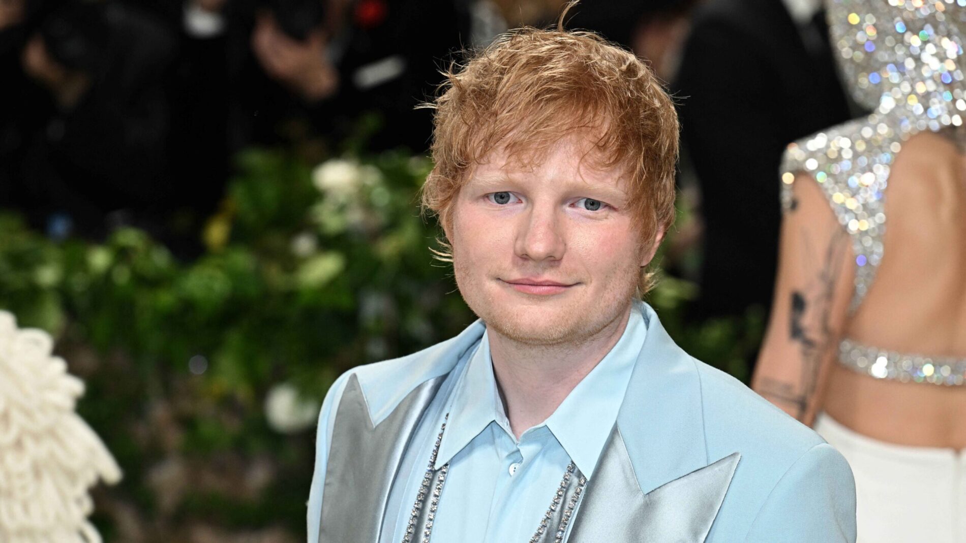 Führt die britischen Charts an: Ed Sheeran, hier bei der Met Gala in New York 2024.