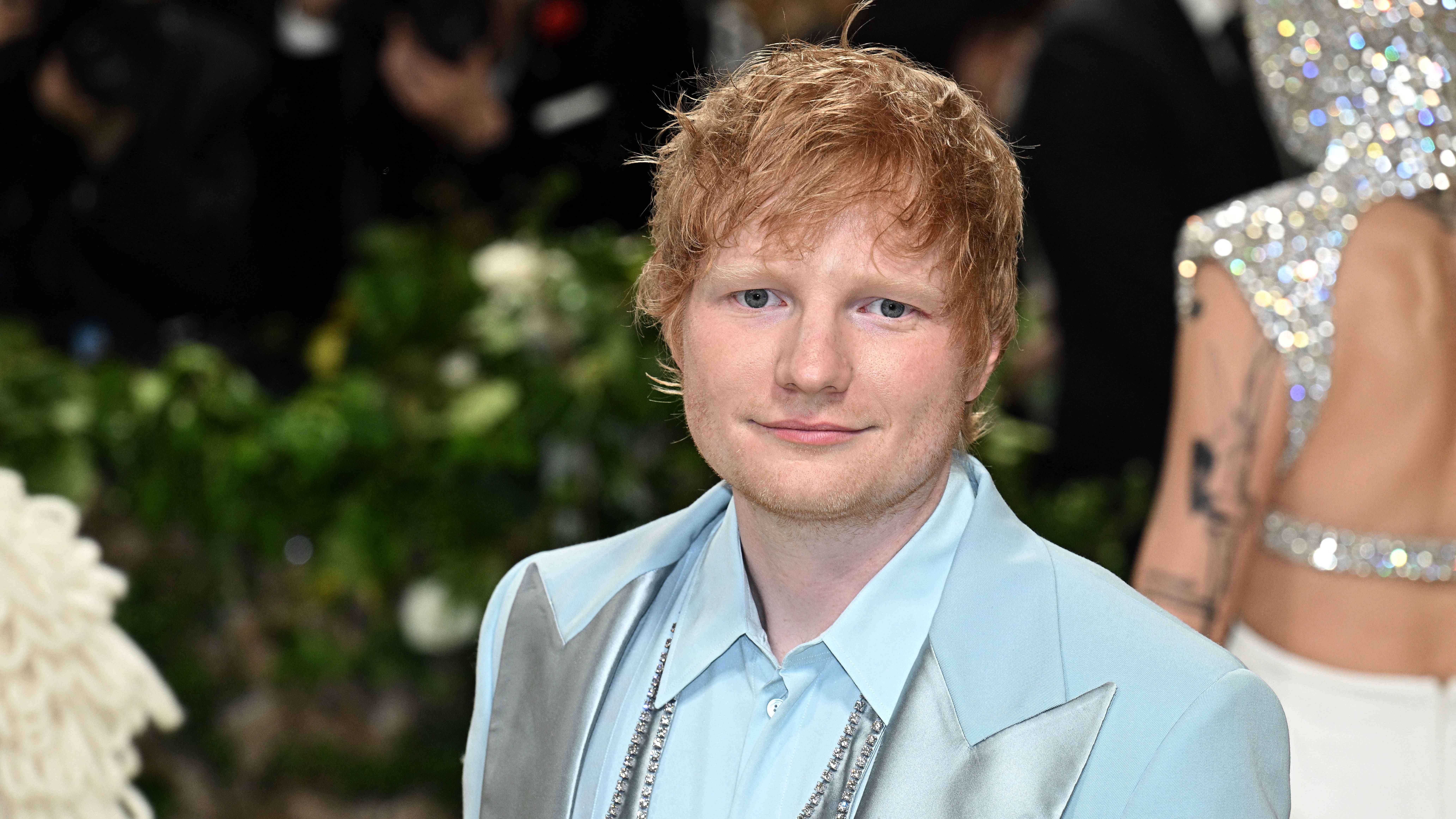 57271b91 19e3 4ad3 8de4 abe925360213 Führt die britischen Charts an: Ed Sheeran, hier bei der Met Gala in New York 2024.
