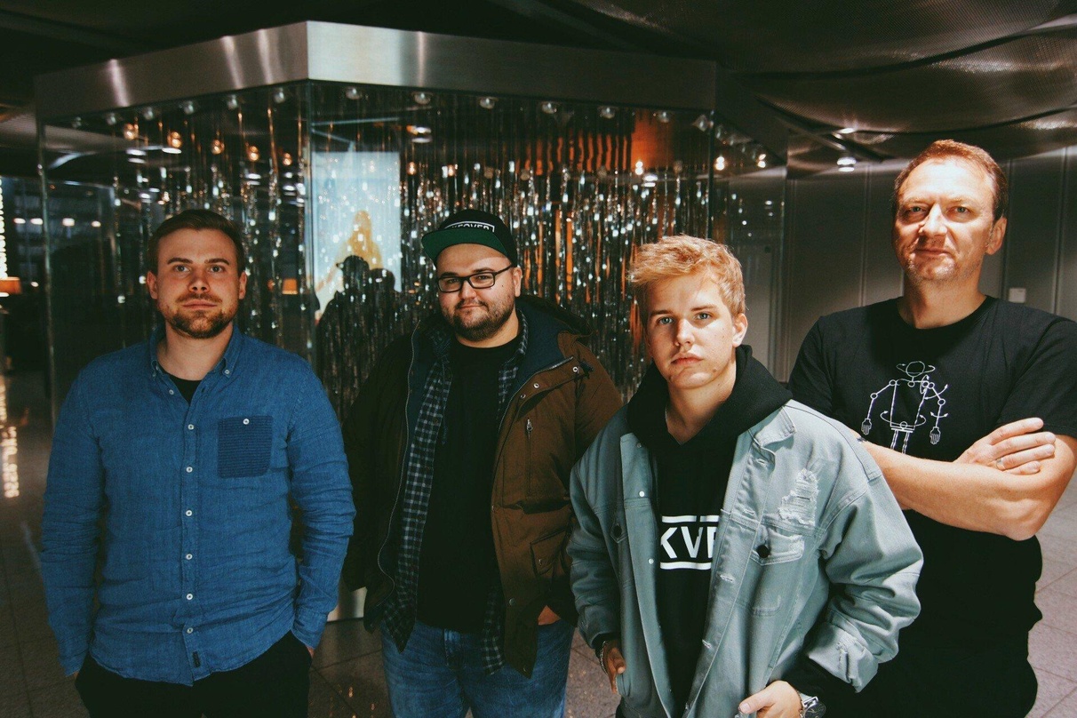 Neue Partner (von links): Sam Bittner (Head Of A&R & Business Operations Starwatch Entertainment), Robert Ivankovic (Takeover MGMT), Kayef und Markus Hartmann (COO & Director Music Starwat...