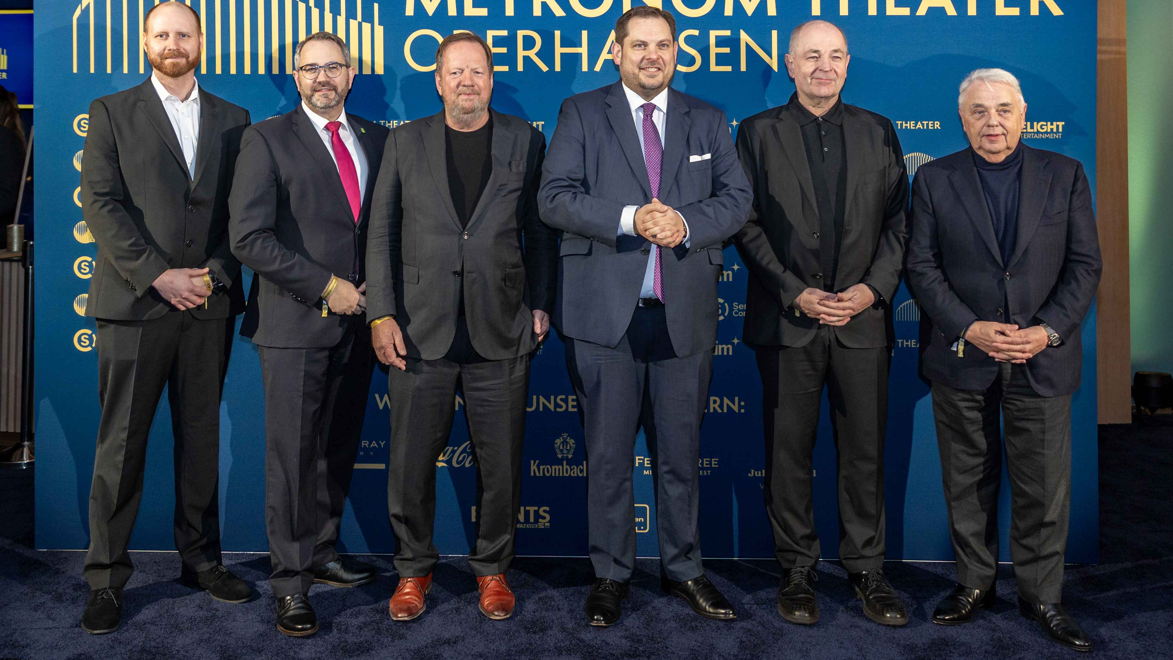 Bei der Premiere (von links): Timo Hoppen (Semmel Concerts), Andreas Henseler (OWT & ENO), Ralf Kokemüller (Limelight), Oberbürgermeister Daniel Schranz, Dieter Semmelmann (Semmel Concert...