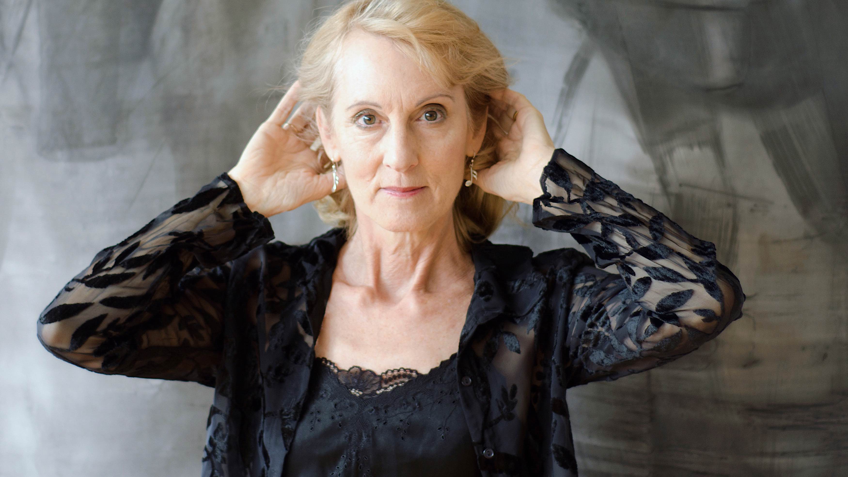 Will die Auszeichnung am 1. November 2025 bei einem Konzert mit der französischen Kontrabassistin Joëlle Léandre im Rahmen des Jazzfest Berlin entgegennehmen: die US-Jazzsängerin Lauren Ne...