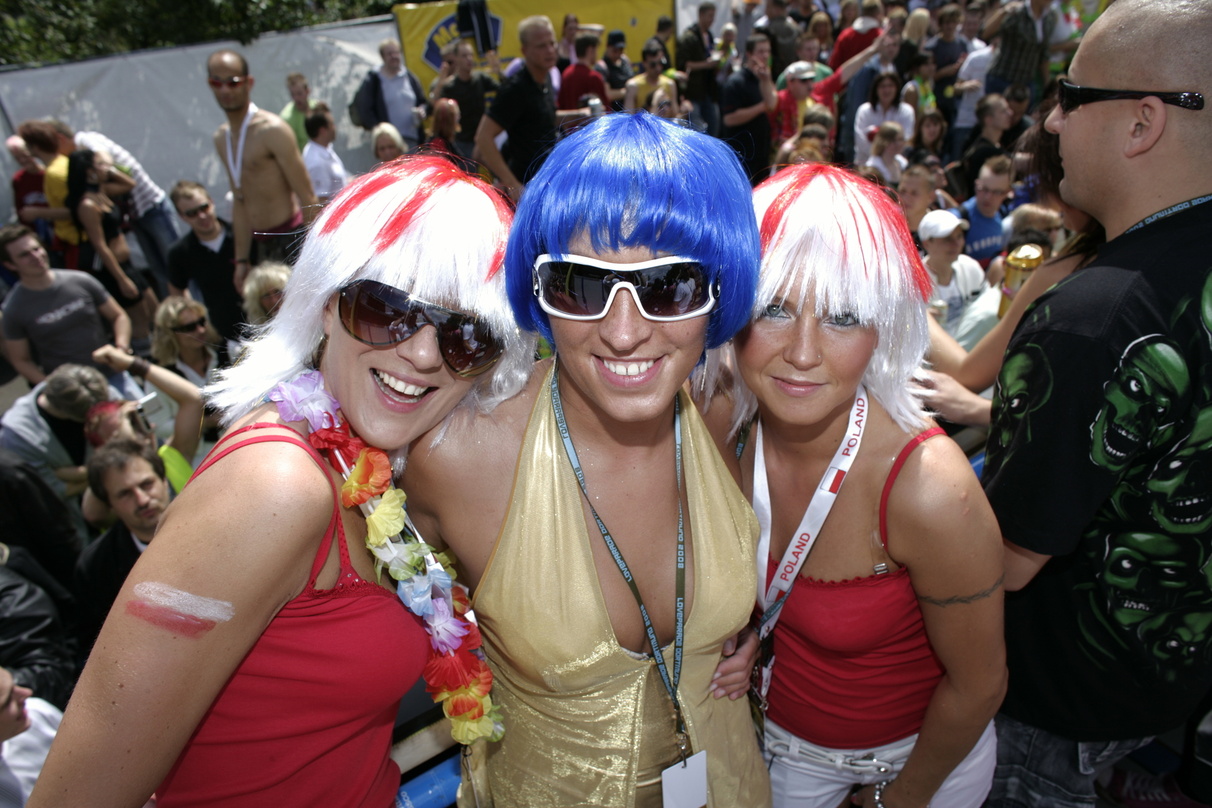 Sollen 2011 wieder in Berlin tanzen: Technofans, hier 2008 in Dortmund