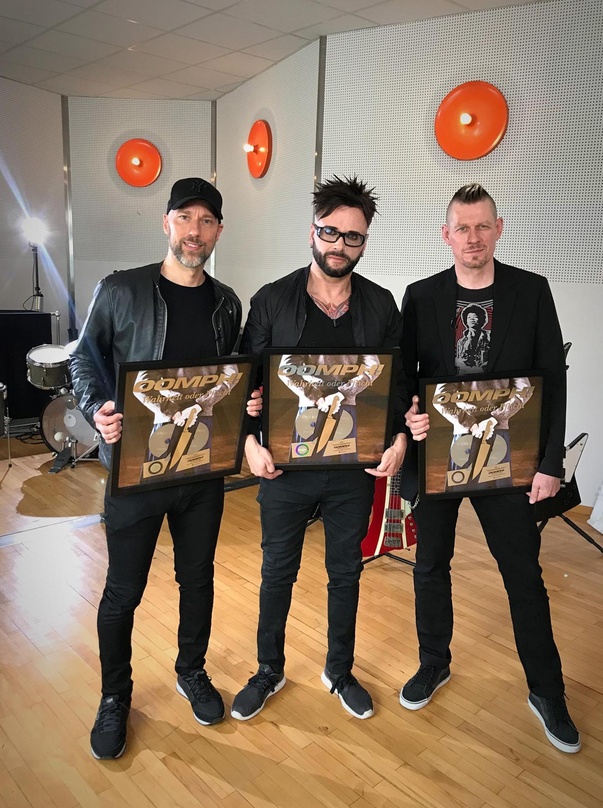 Bei der Award-Übergabe (von links): Crap, Dero und Flux