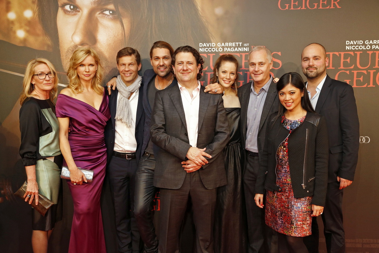 Bei der Premiere von "Der Teufelsgeiger" in München (von links) Gabriela Bacher, Veronica Ferres, Frank Briegmann, David Garrett, Bernhard Rose, Andrea Deck, Rick Blaskey, Giang Truong und...