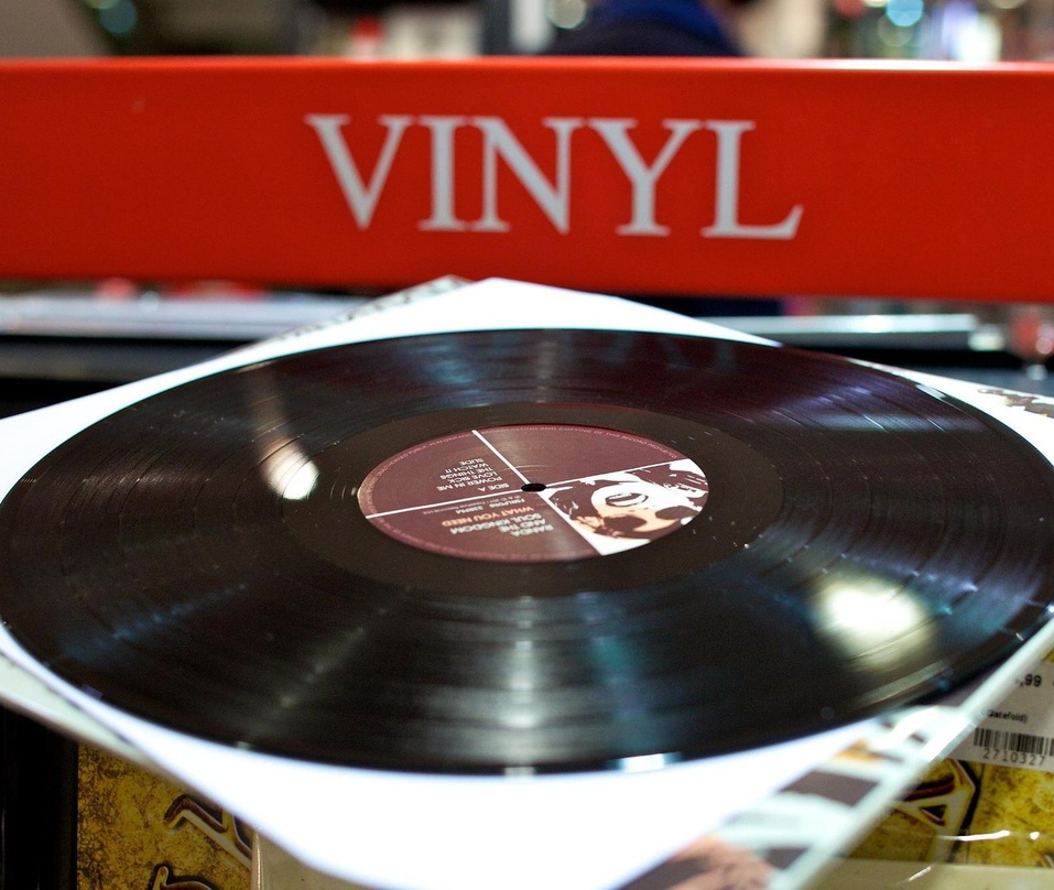 592741b2ce88c87215715cee3865394eb56312acb1349dbf59b482792b75e74c Auch im US-Musikmarkt schwer gefragt: Vinyl-Verkäufe legten im erste Halbjahr 2021 laut Zahlen der Chartsermittler von MRC Data um mehr als 100 Prozent zu