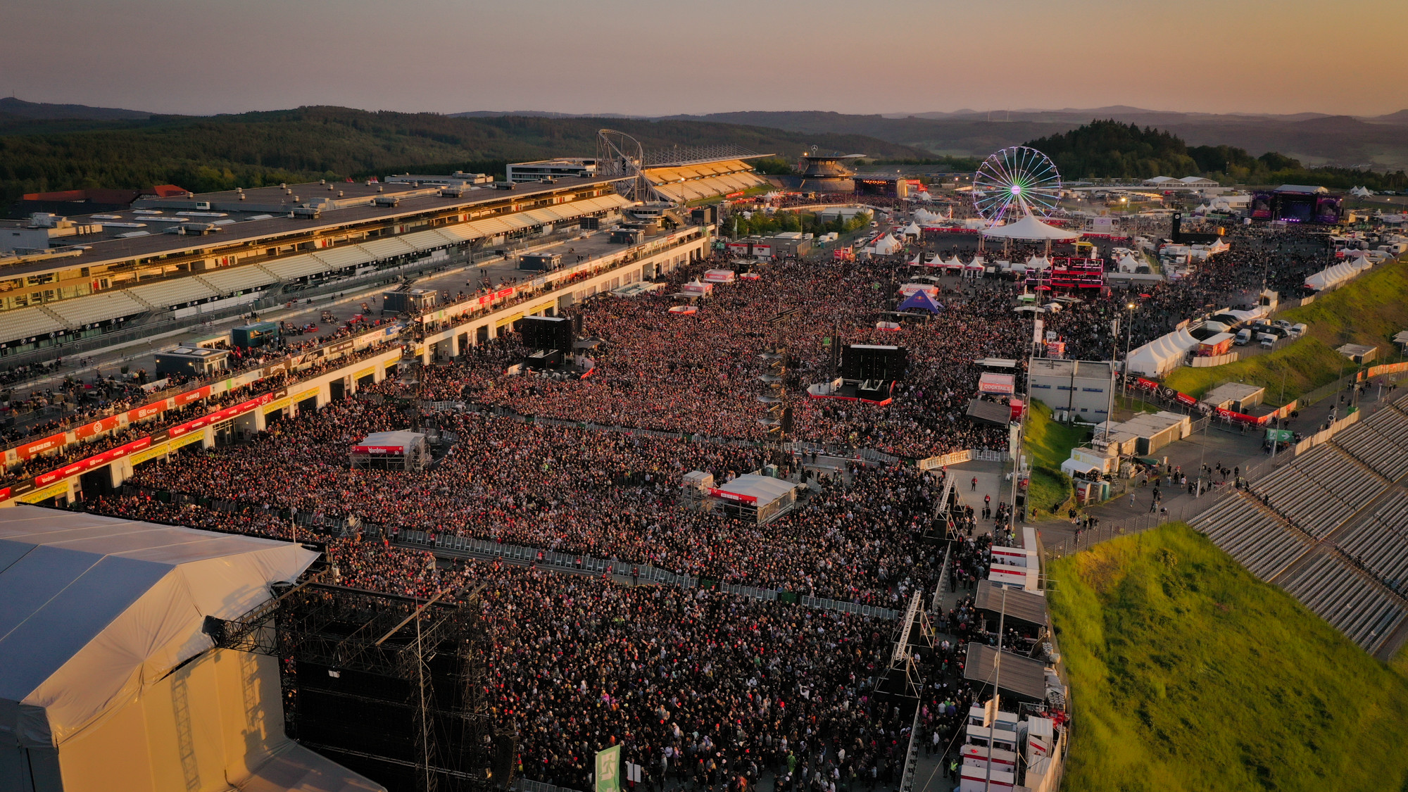 5a1aa540 643d 4e75 9af9 90ed9124b628 Bislang 50.000 mal vergriffen: Tickets für die Festivals Rock am Ring und Rock im Park.