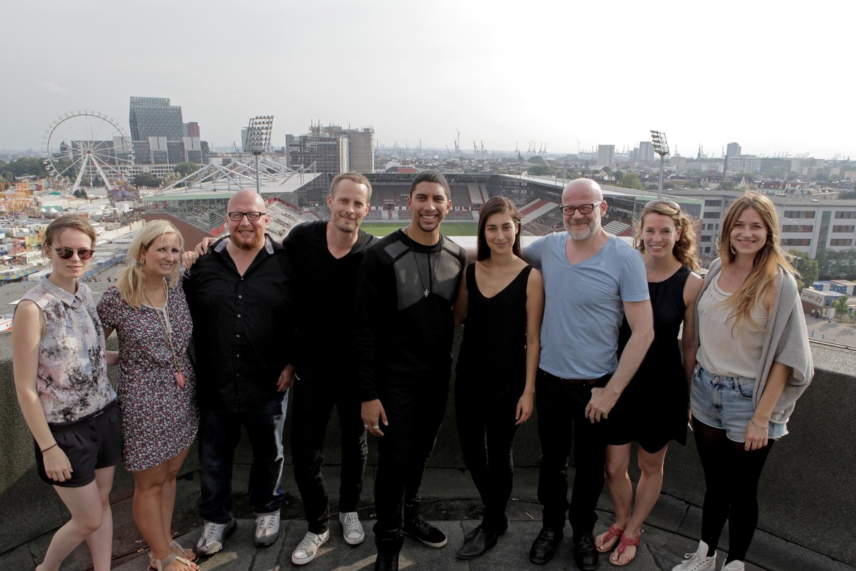 Trafen sich zur MTV Live Session (von links): Elisabeth Rohne (PR Manager Anna PR), Anna Bustorf (Geschäftsführerin Anna PR), Sebastian Kahlich (Head Of Talent & Artist Relations VIMN), An...