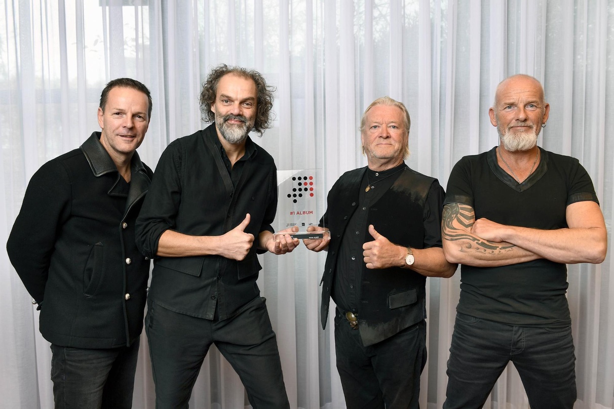Haben mit "Im Auge des Sturms" den "Nummer 1 Award der Offiziellen Deutschen Charts" eingefahren: Santiano
