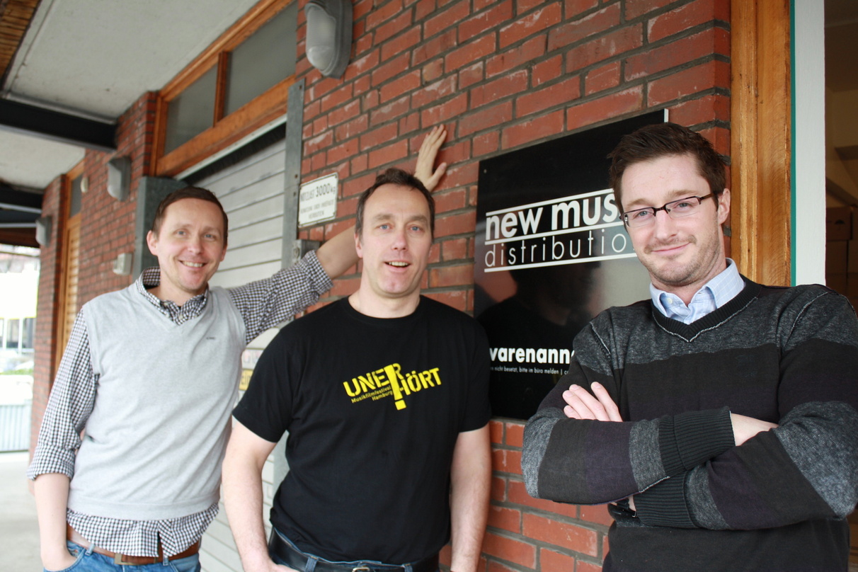 Editionsgründer: Die NMD-Geschäftsführer Joachim Krohn (l.) und Michael Wendt (r.) mit Ralf Schulze (M., Amboss)