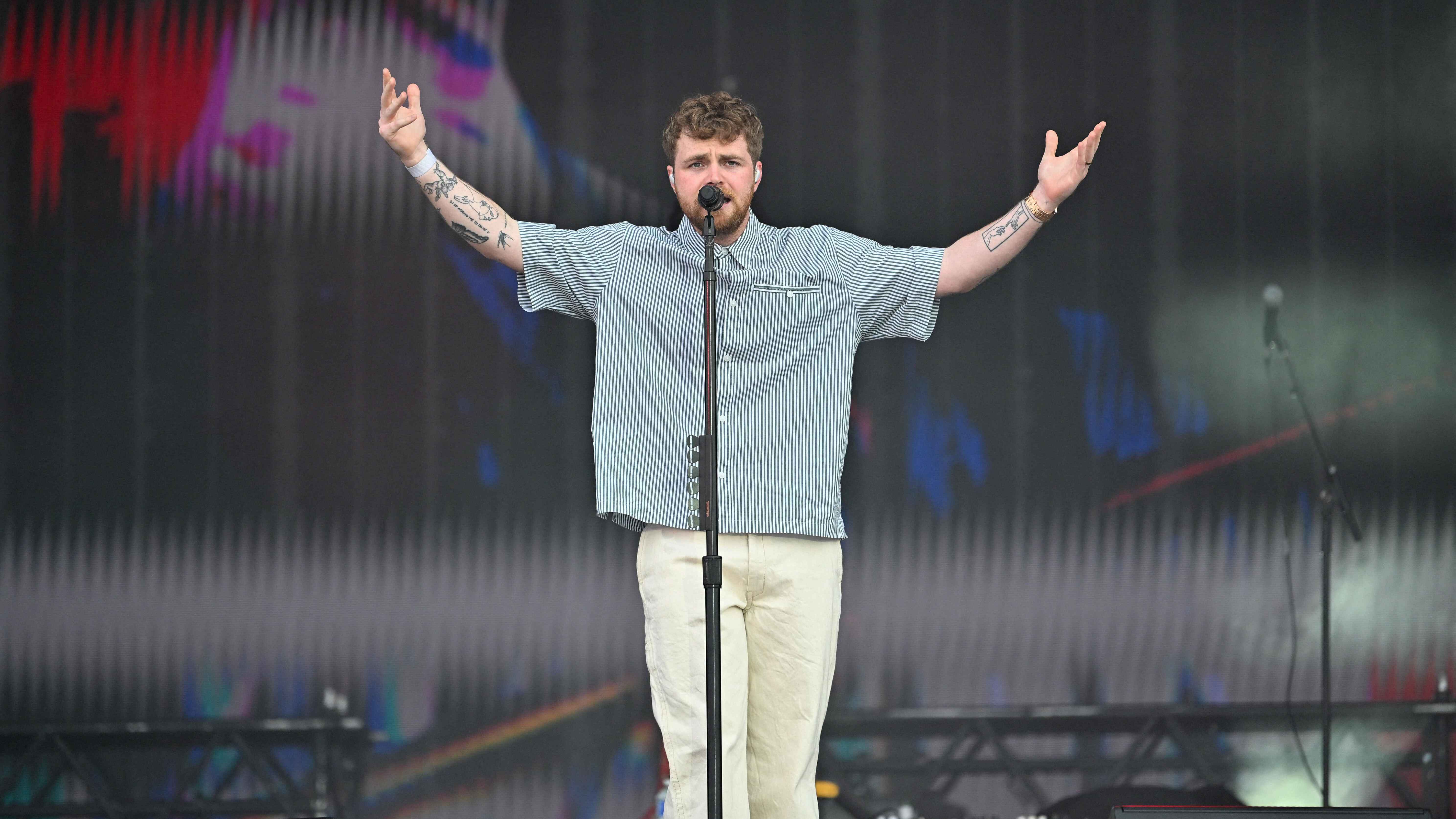 Deutschlands und Europas Airplay-König 2025: Alex Warren.