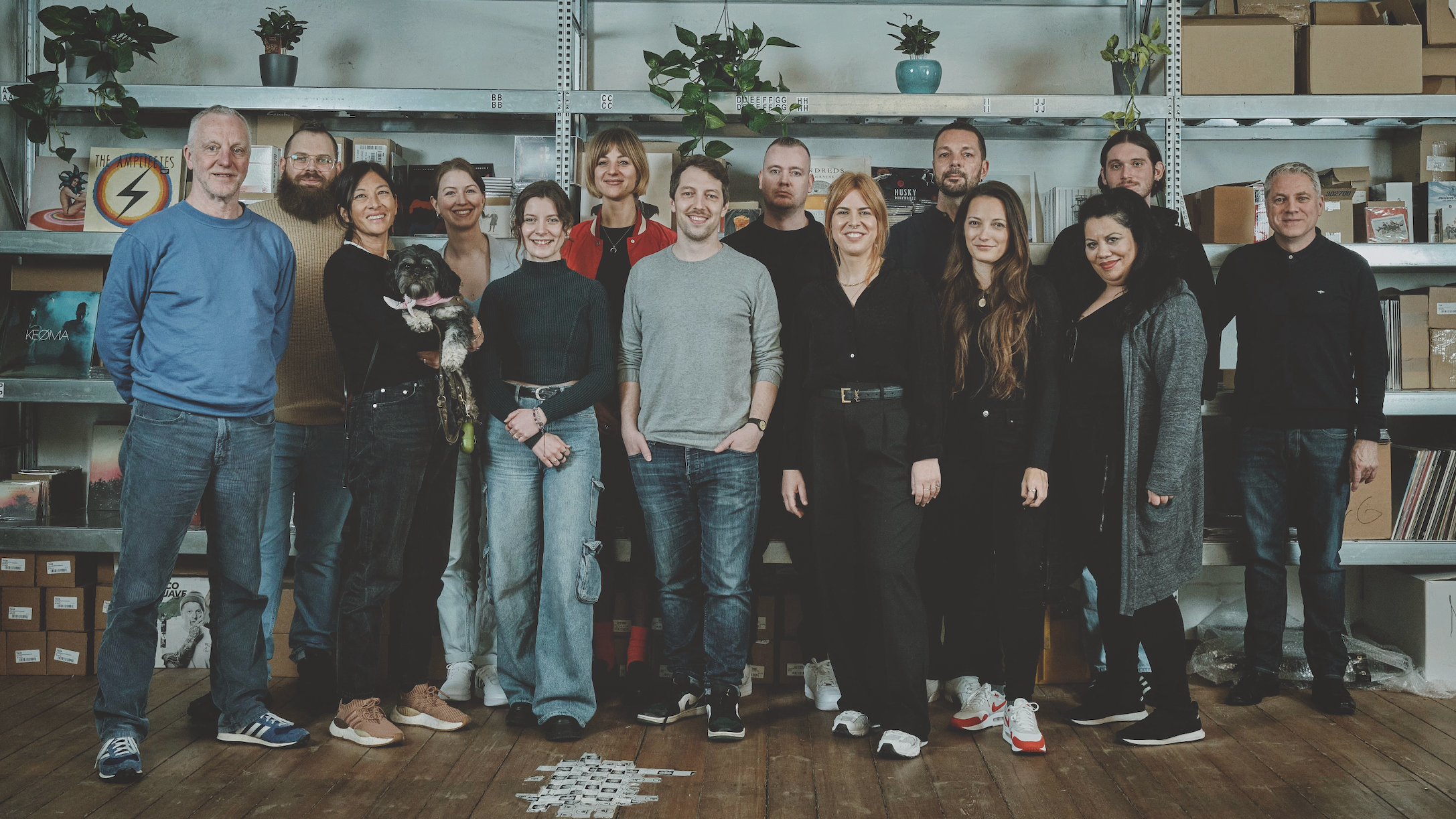 Strukturell und personell neu aufgestellt: das Team von Embassy of Music um (von links) CEO Konrad von Loehneysen, Niklas Tholen (A&R Director), Flea Hoefl von Loehneysen, Paula Huppertz (...