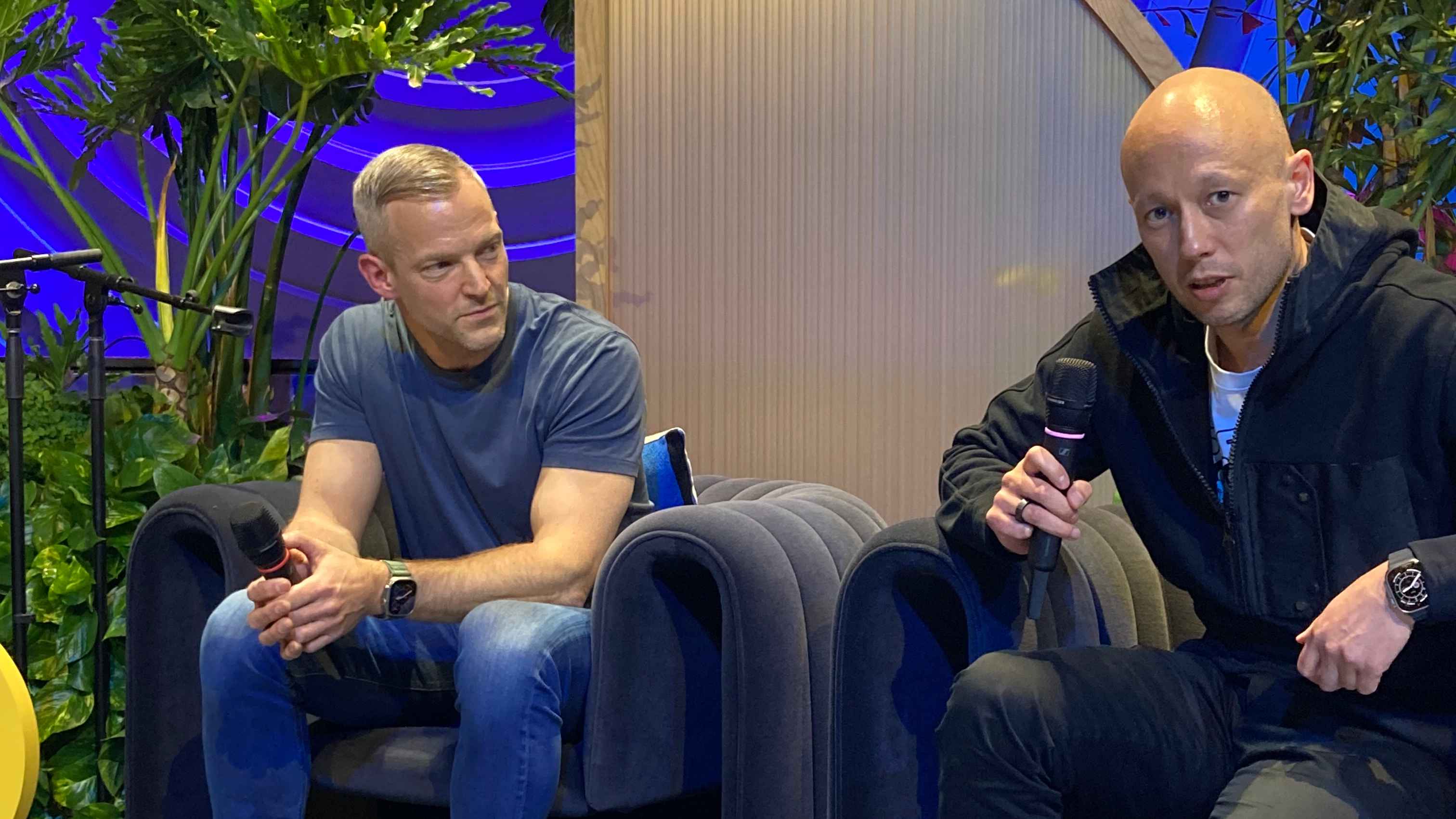 Stellten zum ersten Mal als Co-CEOs eine Quartals- und Jahresbilanz vor: Gustav Söderström (links) und Alex Norström, hier beim Stream-On-Event 2023.