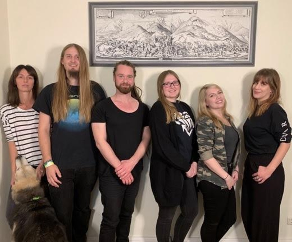 Bilden das PR-Team von Napalm in Berlin (von links): Billie Klein, Lukas Frank, Rayk Kozian, Martyna Marchewka, Sophia Schulze und Sarah Weber