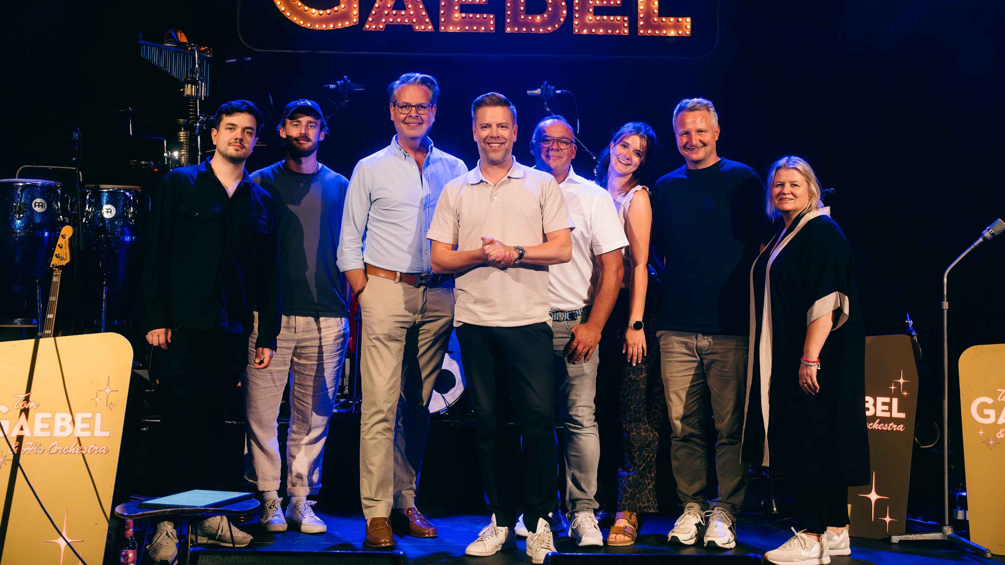 5c85be94 ab1a 4d77 829c 4e35158a335a Bei der Albumpräsentation (von links): Leandro Jacob (Stars by Edel), Daniel Rapp (Starwatch), Christian Geller (Stars by Edel), Tom Gaebel, André Graute (HighFive Booking), Elisa Fuhrmann...