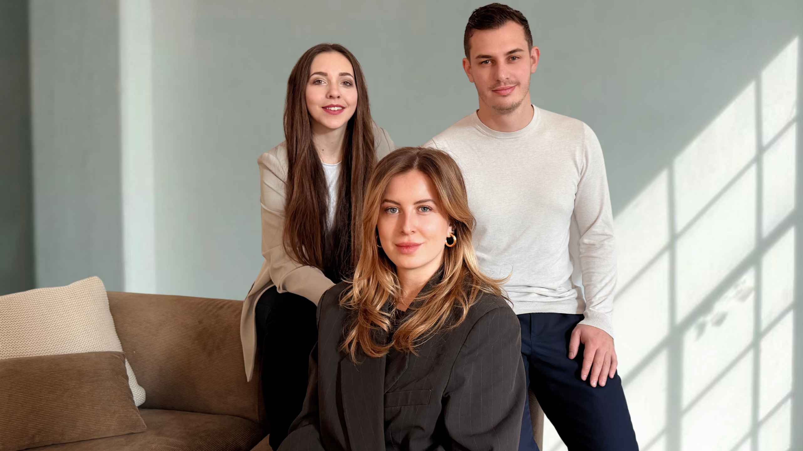 5ced5583 64fb 4e69 86f7 34b0e85c177d Bilden die BYB Agency: Marie Zeidler (links), Anna Thalmayr und Moritz Knabe.