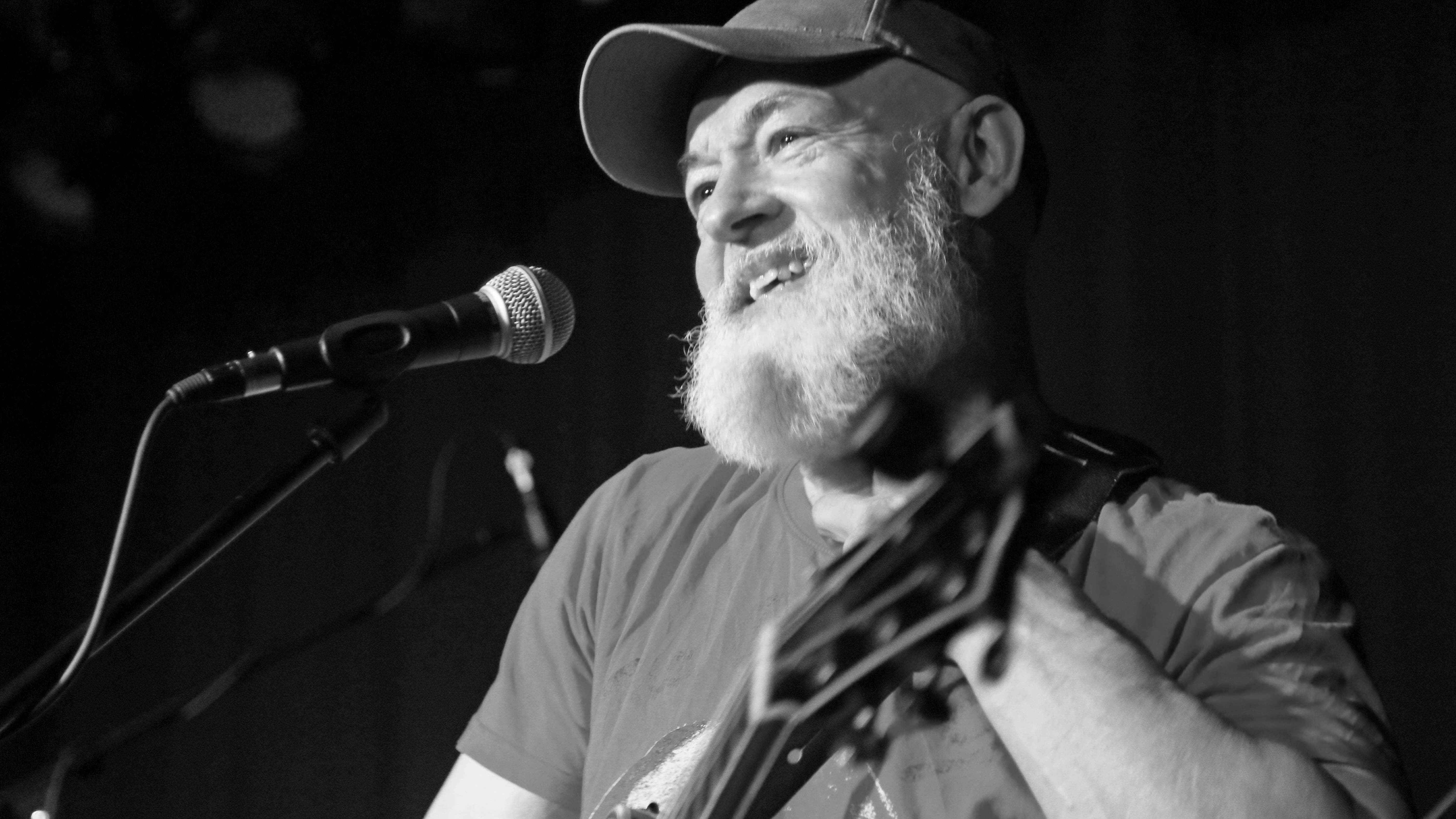 Verstorben: Gerd Knebel von Badesalz, hier bei einem Konzert im Jahr 2018..