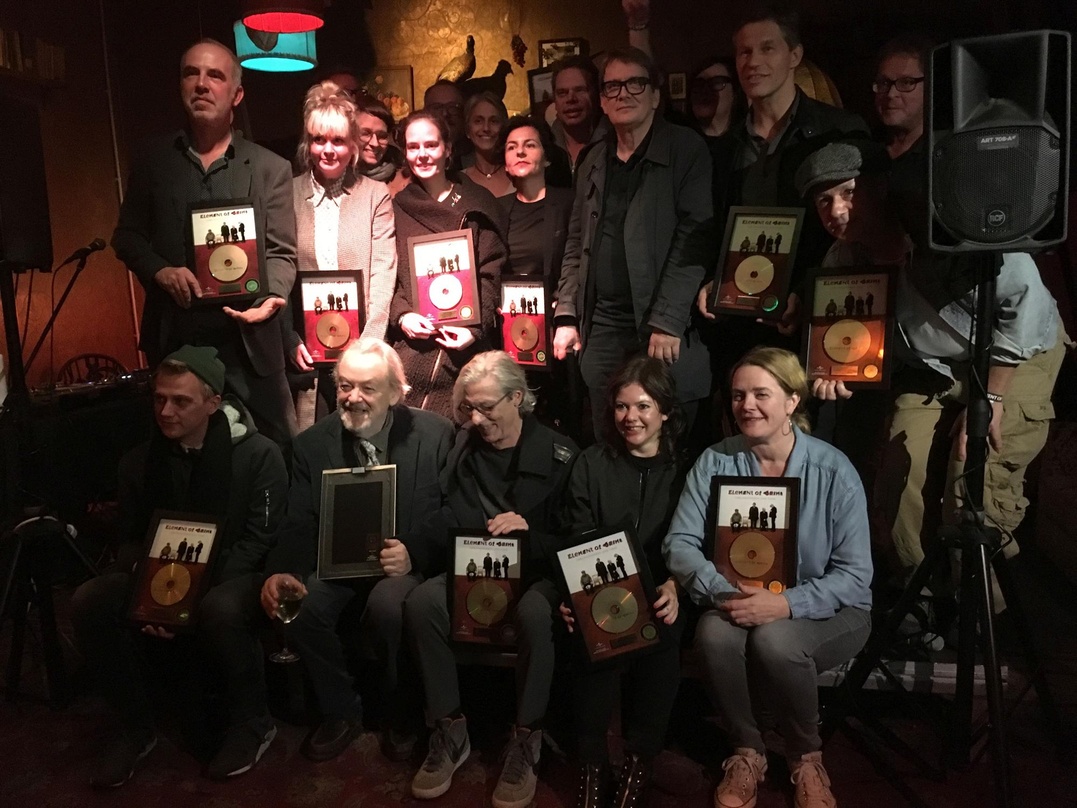 Bei der Gold-Verleihung: Element Of Crime und ihr Team