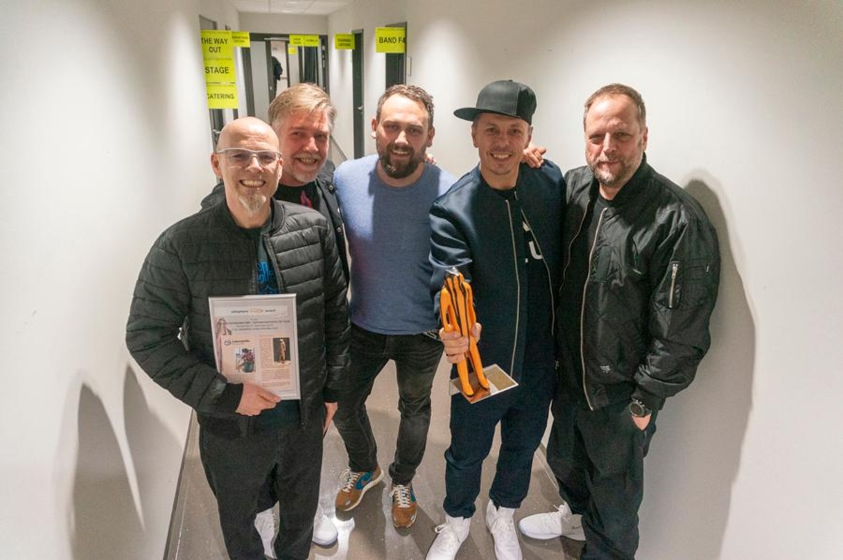Bei der Verleihung (von links): Thomas D. And.Ypsilon (beide Fantastischen Vier), Richard King (ratiopharm arena), Michi Beck und Smudo (beide Fantastischen Vier)