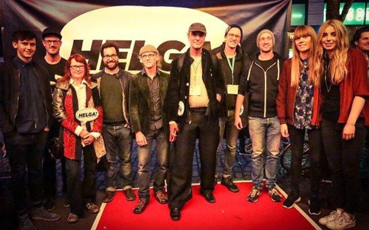 Gruppenbild mit Helga!-Siegern 2015 (von links): Jakob Sudau (Tonbandgerät), Bernd Dix (Parookaville Festival), Birgit Lohmeyer (Jamel rockt den Förster), Deniz Jaspersen (Herrenmagazin/Ba...