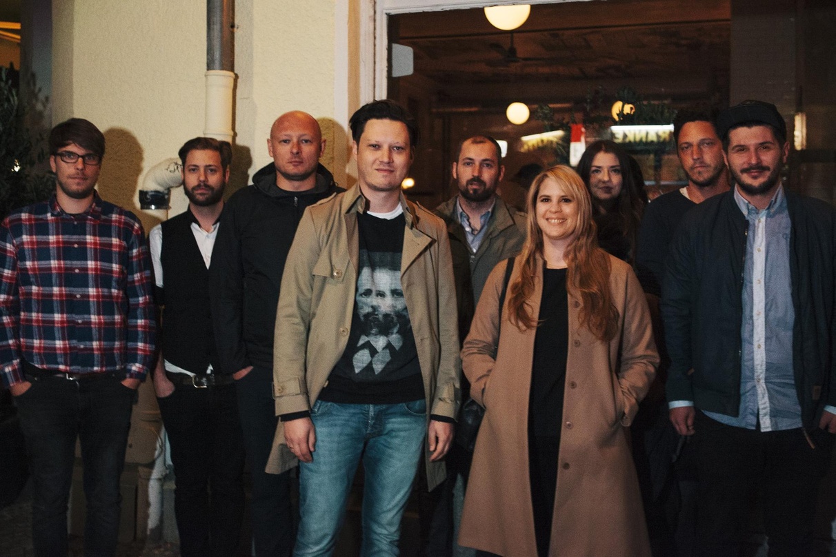 Arbeiten gemeinsam an einem vierten Album von Get Well Soon (von links): Stefan Habel, Maximilian Schenkel und Peter Putz (alle Karakter Management), Konstantin Gropper (Get Well Soon) sow...