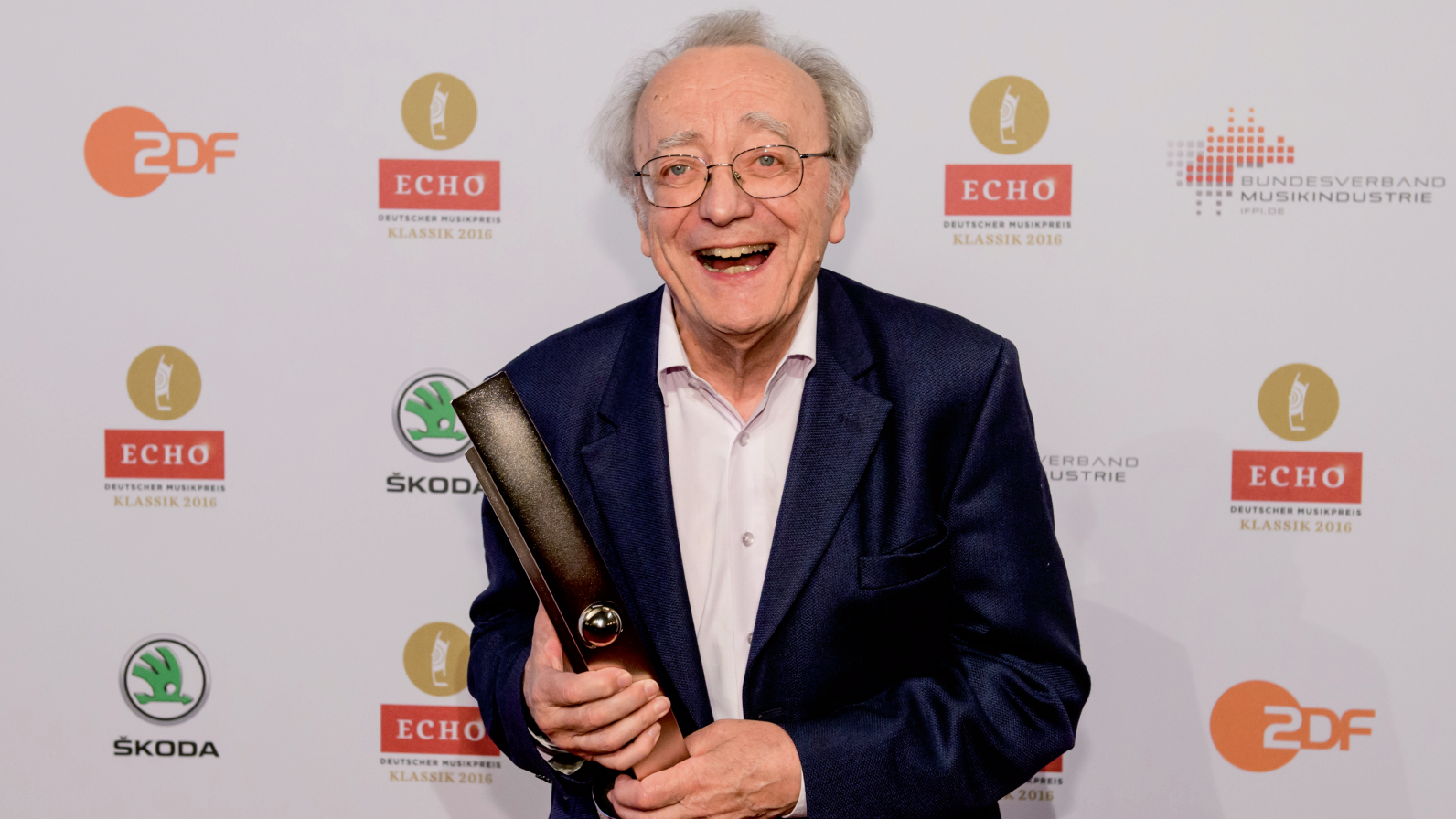 Darf als einer der bedeutendsten Interpreten der Klavierwerke von Wolfgang Amadeus Mozart, Ludwig van Beethoven, Franz Schubert und Franz Liszt gelten: Alfred Brendel, hier im Herbst 2016 ...