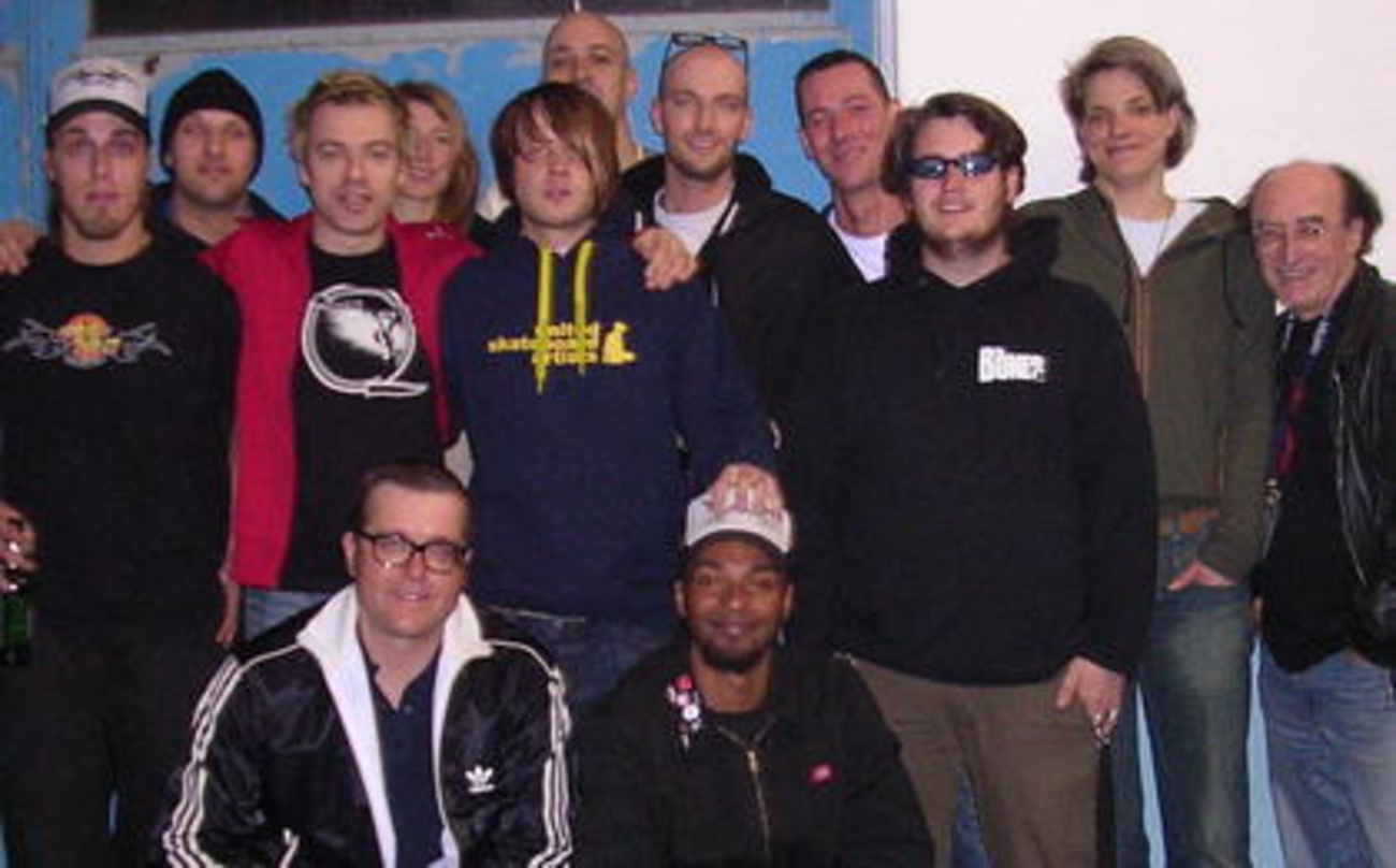 Mannschaftsfoto: reichlich Piraten, Bulls und Partner