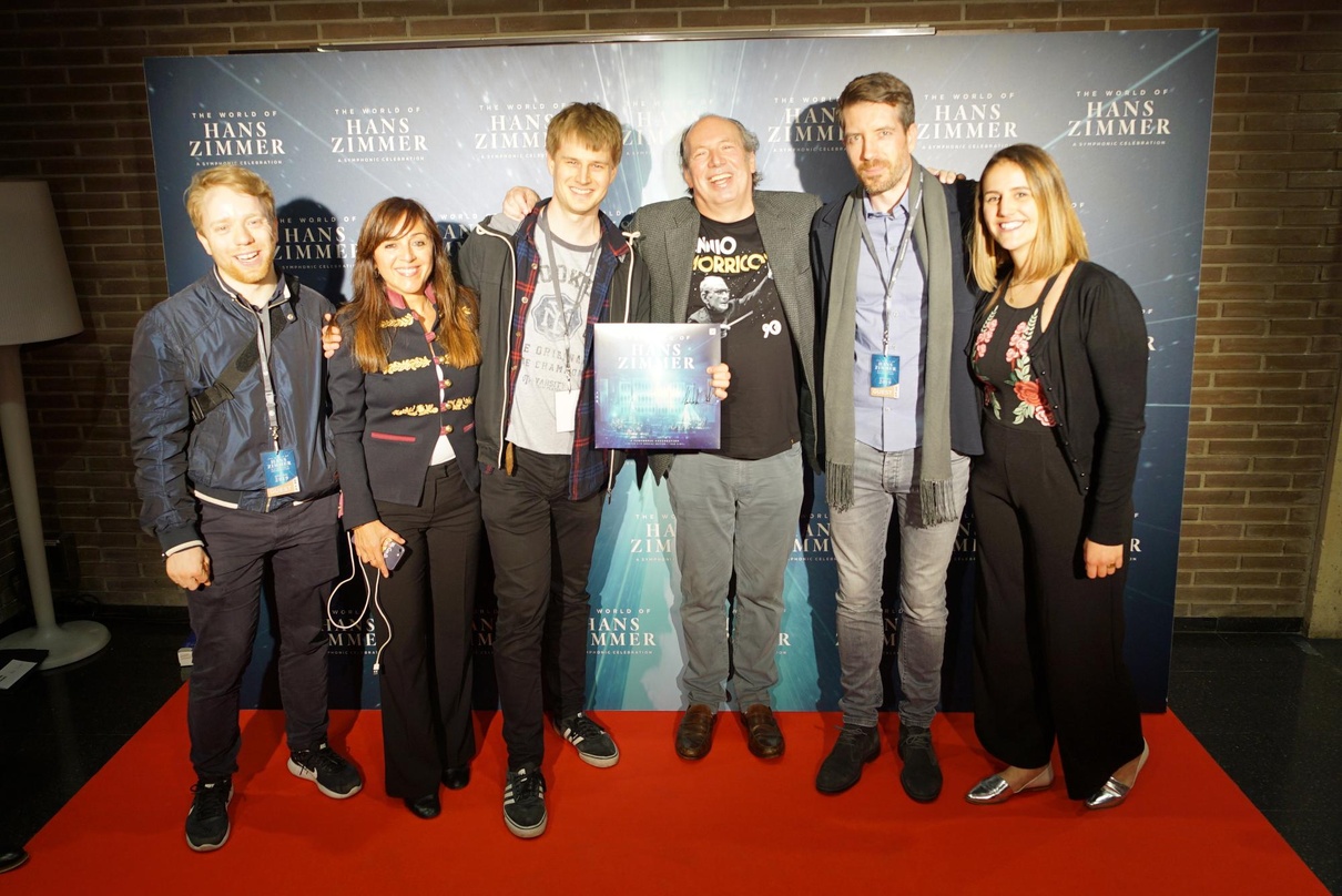 Bei der Vinyl-Übergabe (von links): Michael Ziethen (Product Manager & Online Marketing Manager Sony Classical Germany), Elvira Martinez (Sony Classical Spain), Sven Schuhmann (Senior Prod...