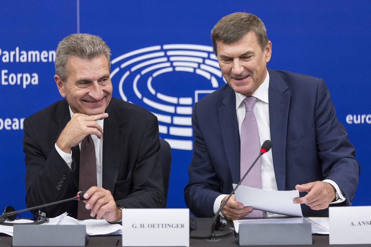 Stellten bereits im September 2016 in Straßburg ihre Urheberrechtsrichtlinie vor: EU-Kommissar Andrus Ansip (rechts) und der inzwischen auf europäischer Ebene für Haushaltsfragen zuständig...