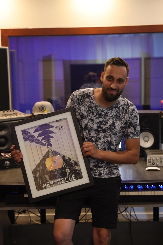Zeigt stolz seinen Gold-Award: Xen