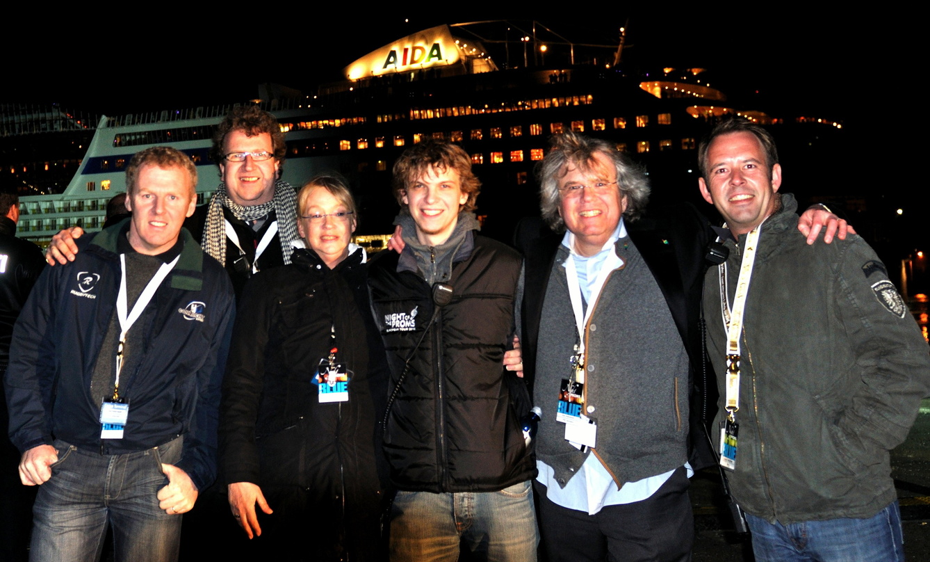 Nach der Schiffstaufe: das Team von P.S.E. Germany mit (v.l.n.r) James Connell, Pressechef Michael Kunert, Gila von Seggern (Assistentin der Geschäftsleitung), Projektleiter Lukas Hohmeyer...