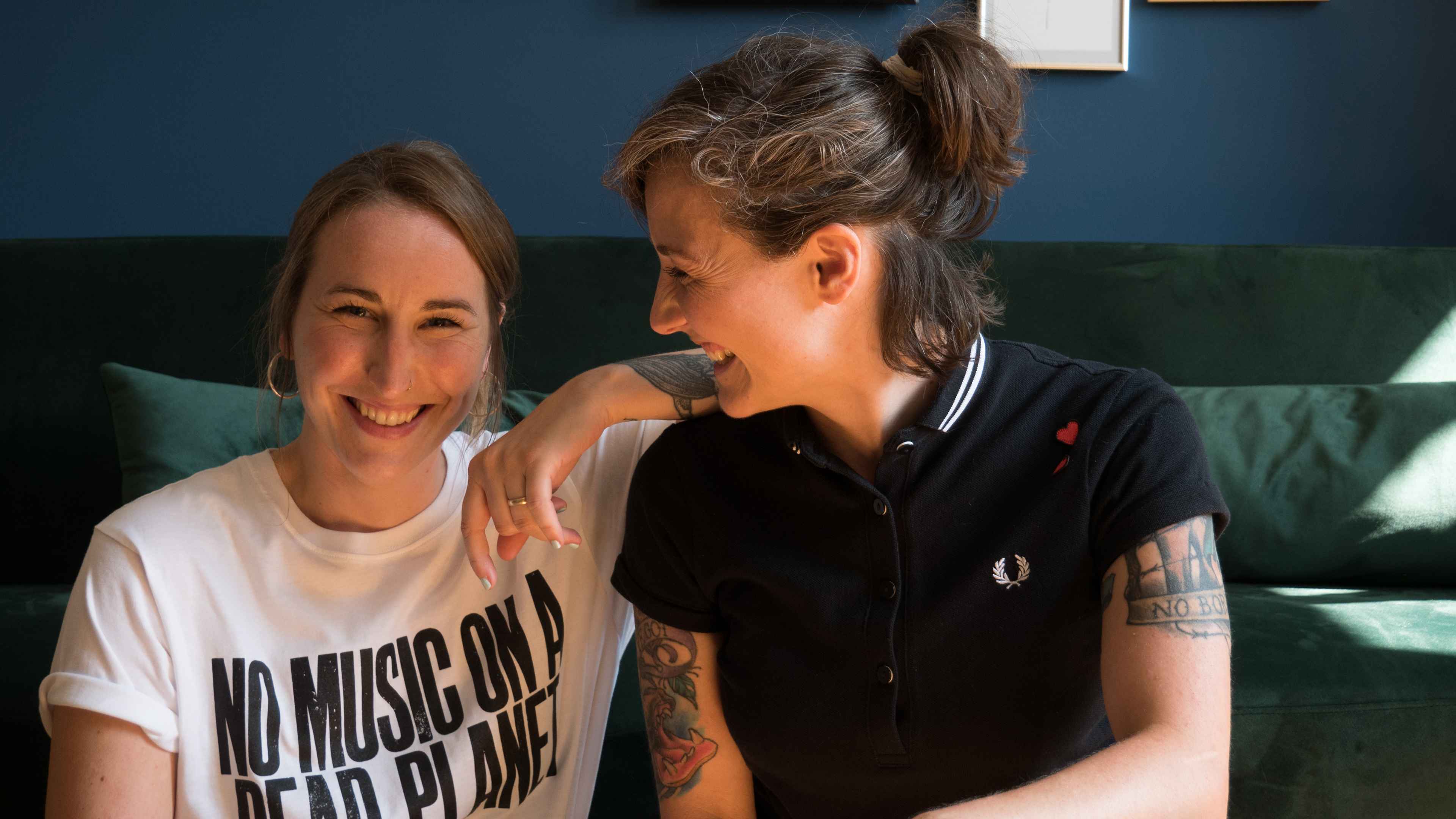 Finden "machen krasser als wollen", wie sie in ihrem Newsletter schreiben: Sarah Lüngen (links) und Katrin Wipper.