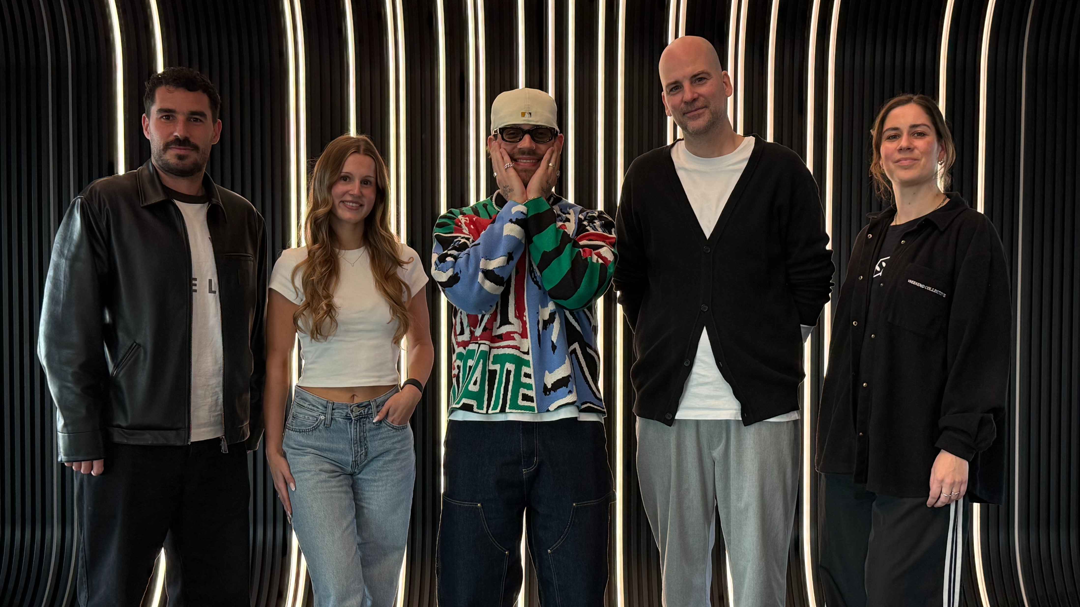 Machen gemeinsame Sache (von links): Moritz Schunk (CEO & Co-Founder), Lisa Diederich (Head Of Marketing, beide Good Kid Records), Fayan (Artist), Felix Brouwer (Director) sowie Anika Klim...