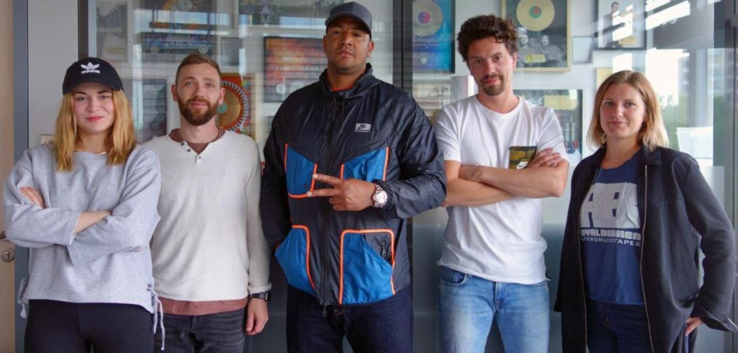 Tun etwas für ihre Street Credibility (von links): Henrike Blome (Junior A&R Manager Sony/ATV), Paul Hillebrand (Business & Legal Affairs SonyATV), George Boateng, Max Paproth (Head of A&R...