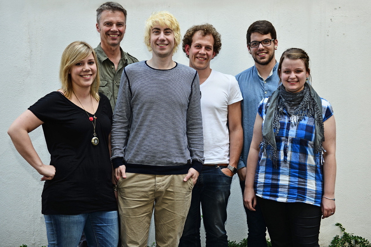 Neue Partner (von links): Jule Schwerter (Produktmanagement Area), Christoph Diekmann (Geschäftsführer Area), Tommy Finke, Matthias Stamm (Booking Area), Christopher Schlotmann (Marketing ...