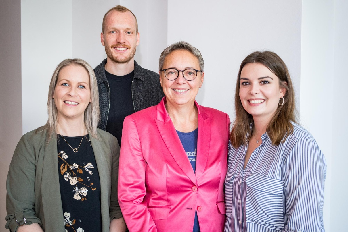 Stehen im Mittelpunkt der Personalie (von links): Jessica Hübner, Sönke Schal, Anja Schwencke und Stefanie Gräßler