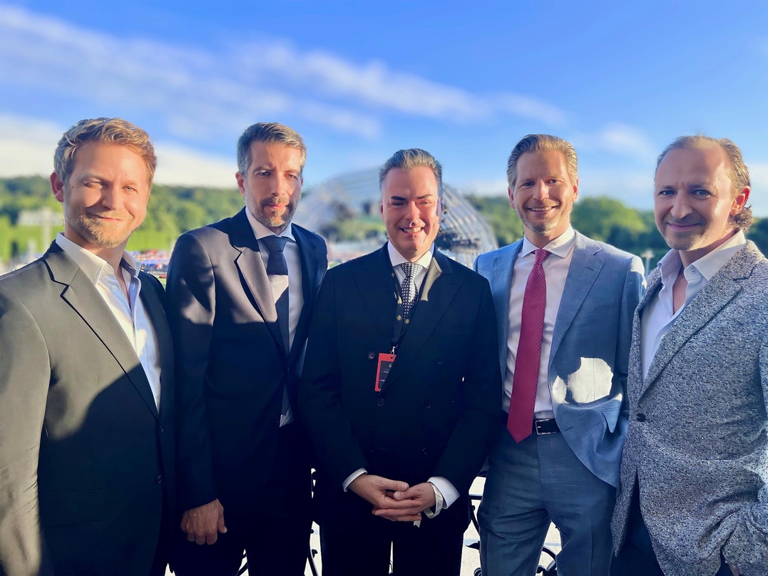 Im Schlosspark von Schönbrunn (von links): Guido Eitberger, Alexander Boesch, Daniel Froschauer, Per Hauber und Oliver Wazola