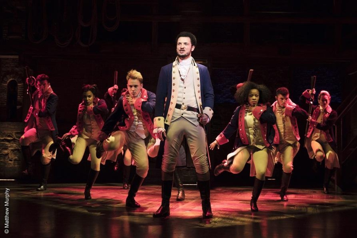Soll 2021 nach Hamburg kommen: das Musical "Hamilton", hier ein Foto der UK-Produktion mit Jamal Westman als Hamilton