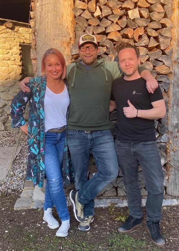 Bilden nun ein Team: Alexandra Kraus, Gregor Meyle (Mitte) und Sven Lehmann