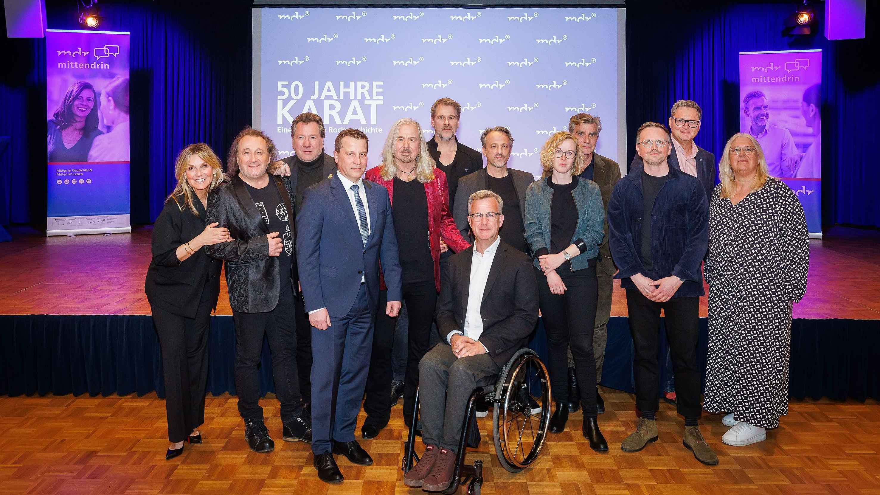 Bei der Premiere (von links): Kim Fisher (Moderation), Martin Becker, Claudius Dreilich (beide Karat), Ralf Ludwig (Intendant MDR), Bernd Römer, Daniel Bätge, Heiko Jung (Karat), Olaf Jaco...