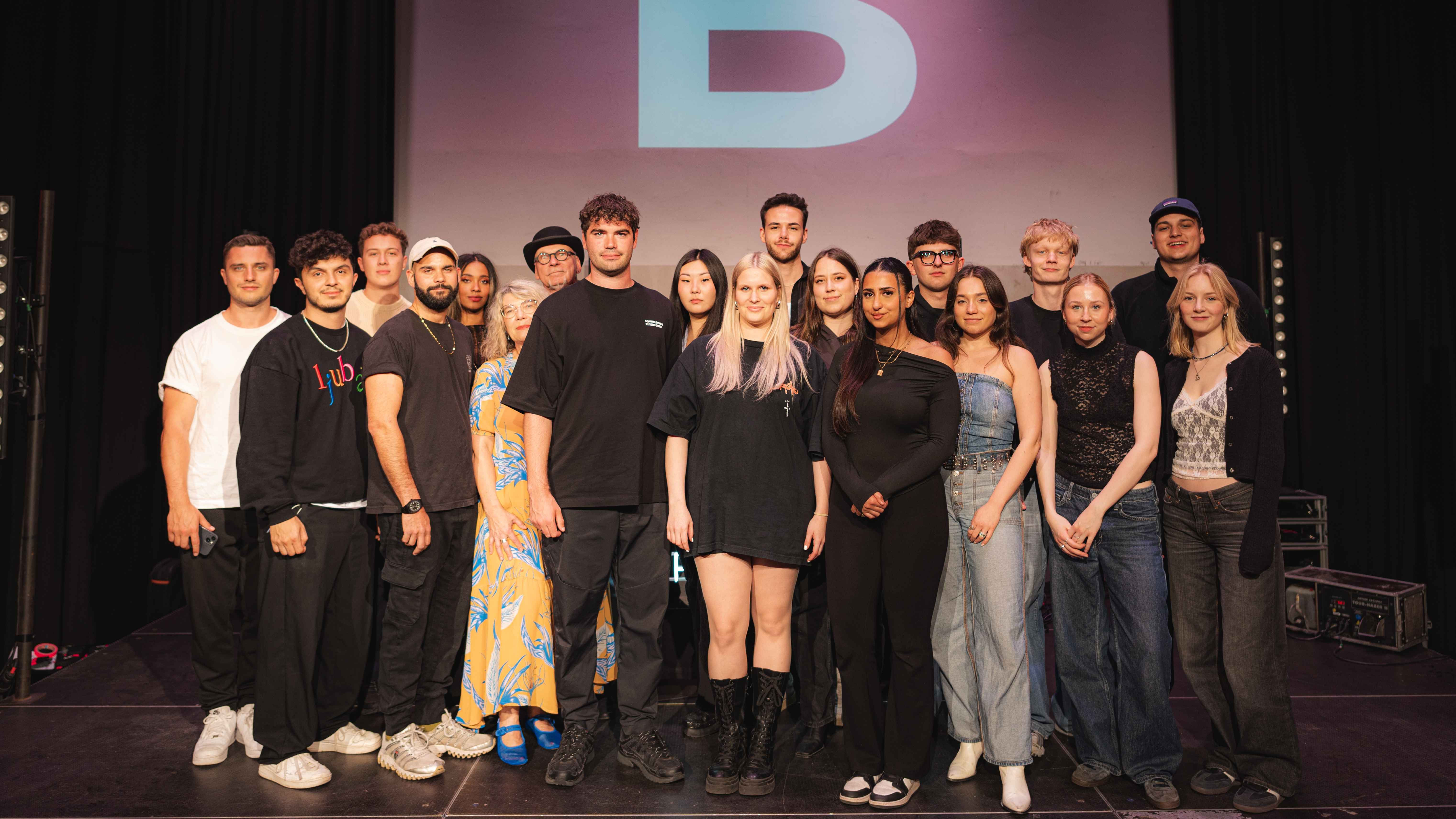 Präsentierte das Artist Roster: das Team von Bamboo Artists mit (von links) Constantin Froh, Erden Köse, Philip Matthews, Claudio Martay, Dior Adler, Carolin Kirschner, Christian Eigenbrod...