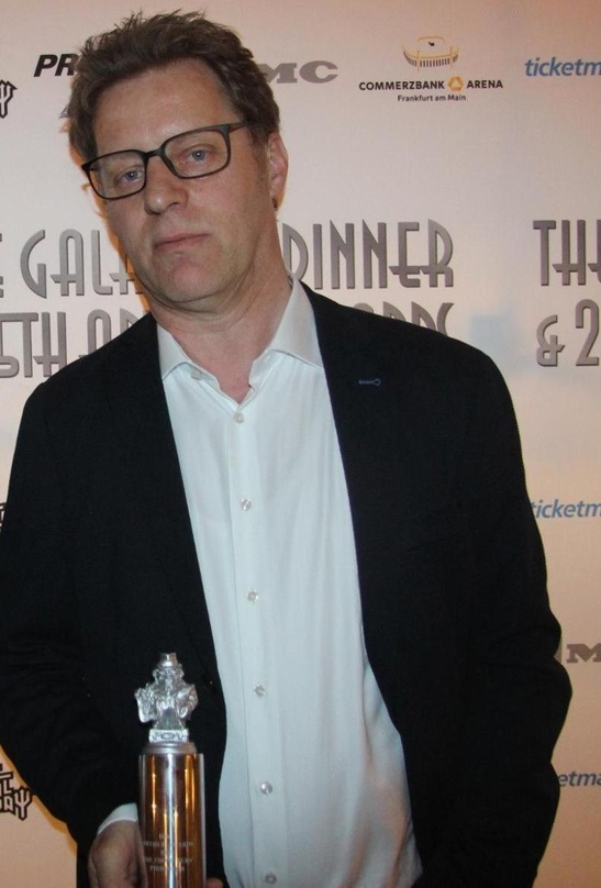 Wieder nominiert: Folkert Koopmans, hier mit seiner Arthur-Trophäe 2019