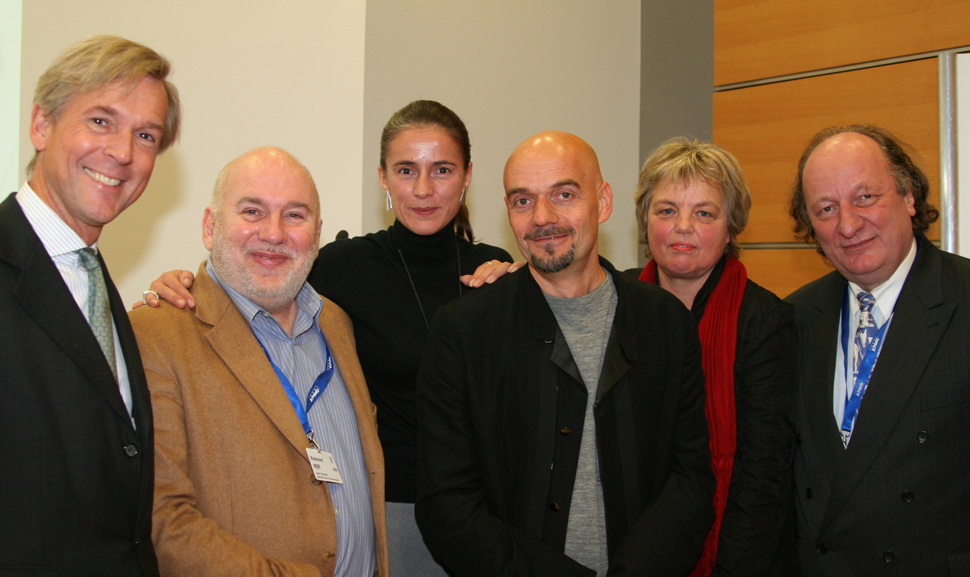 Das Autoren-Panel (v.l.n.r.): Harald Heker, John Groves, Mercedes Echerer, Ralf Weigand, Ruth Hieronymi und Jörg Evers