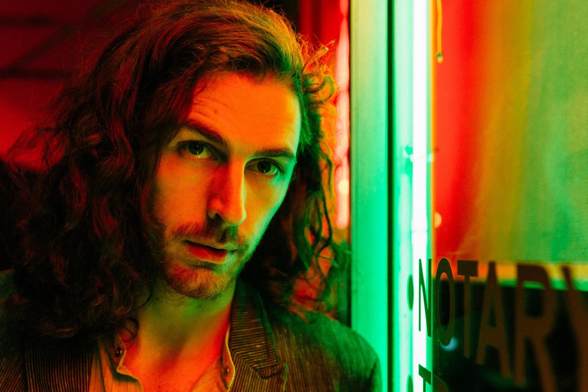 Entert direkt die Pole Position: Hozier