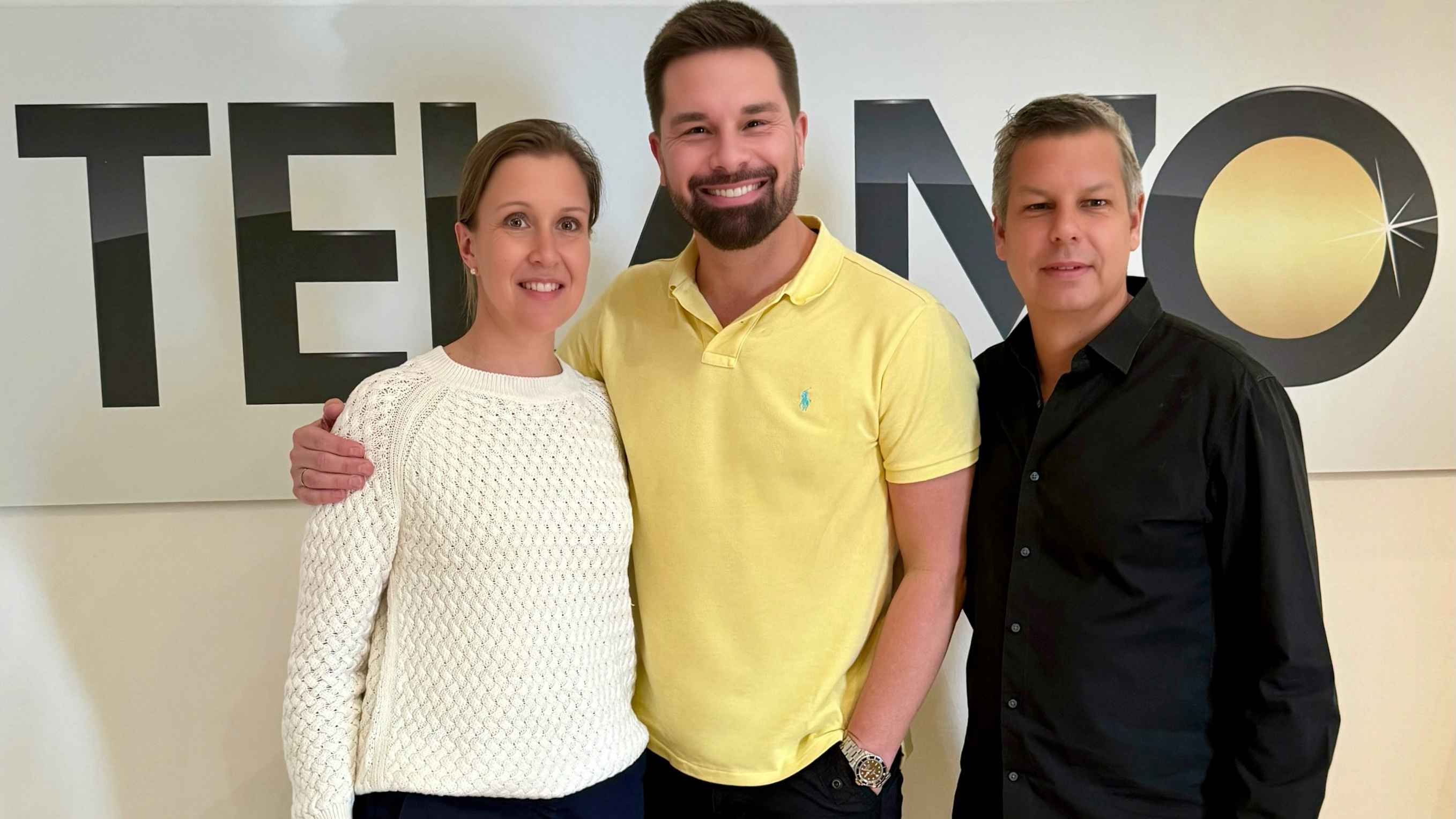 Bei der Vertragsverlängerung (von links): Birte Goldbrunner (Senior Director Marketing & Promotion Telamo), Eloy de Jong und Ken Otremba (Geschäftsführer Telamo).