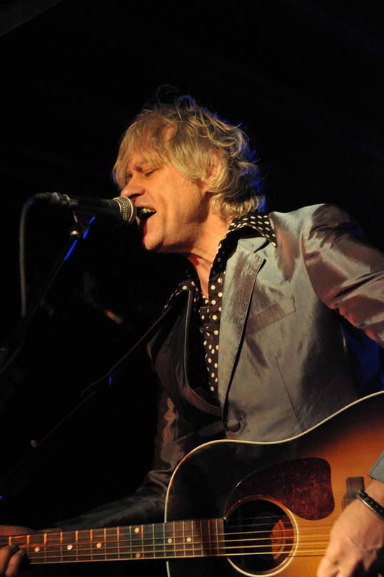 Zurück als Musiker mit neuer Platte und auf der Bühne: Bob Geldof beim exklusiven Radio-Eins-Showcase im Asphalt Club