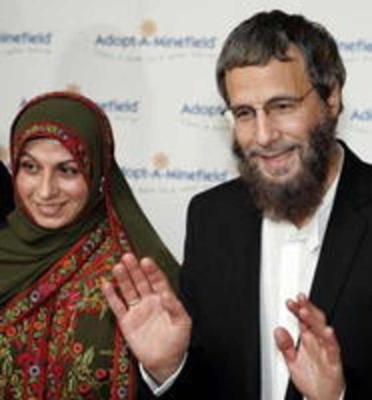 650a81fd75ff7c7674810c3dd86c044ca49f1e23a5de87a381f83fc69bb15663 Wieder in Deutschland unterwegs: Yusuf Islam mit Frau Faezia