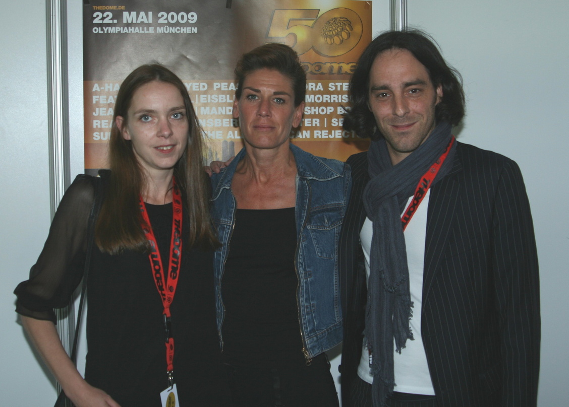 65548e83331c6087905ac40b5c64d399b373fff93fab7af9bd76bf3131fe16a4 Zum Jubiläum bestens gelaunt: Teresa Besevic (l., Head of Musicmanagement MME), Daniela Geißler und Christopher Gersten