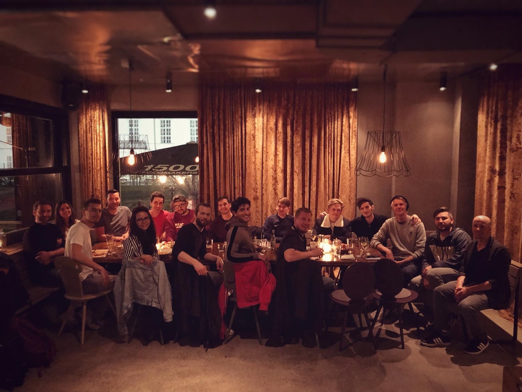 Beim Get-together im 25Hours Hotel in Wien: die Autoren und Mitarbeiter von Schedler Music